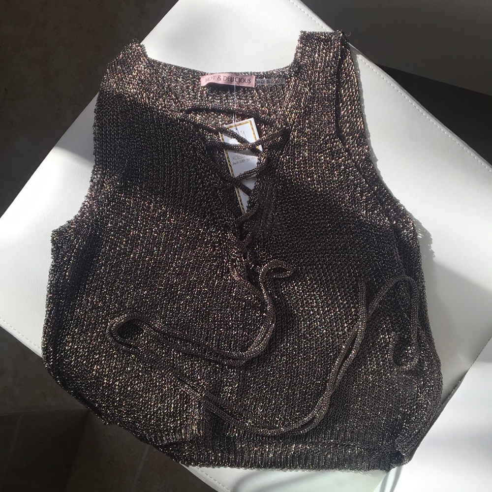 NWT sleeveless metallic top!
